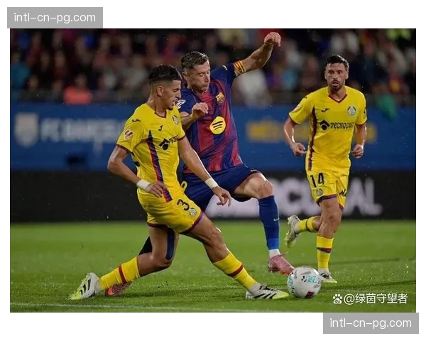 高位压迫体系适应性危机显现,巴萨球员公开质疑战术合理性 高位压迫体系适应性危机显现,巴萨球员公开质疑战术合理性