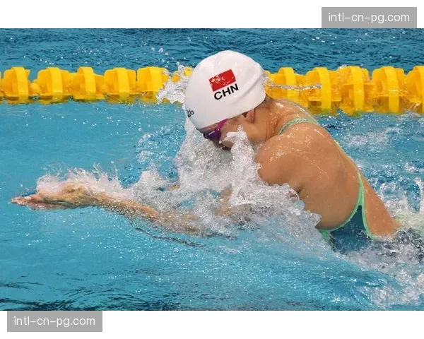 游泳世界杯混合泳接力项目，戏剧性逆转最后一棒决定胜负