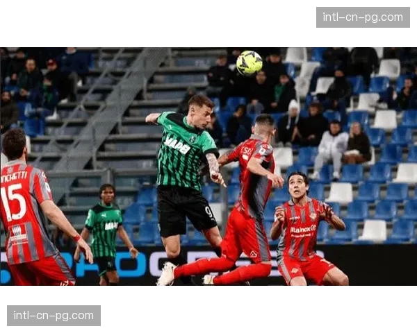 复盘亚特兰大3-1萨索洛:真蓝黑前场五人组的高位逼抢与闪电反击 复盘亚特兰大3-1萨索洛:真蓝黑前场五人组的高位逼抢与闪电反击